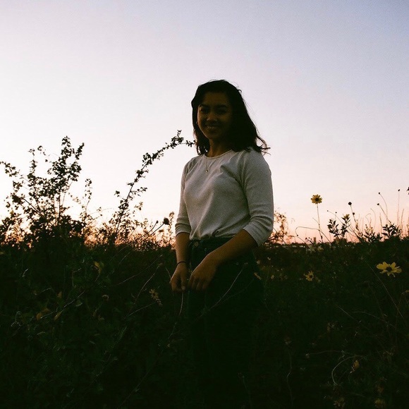 Meet your posher, Melanie! - Picture 3 of 7